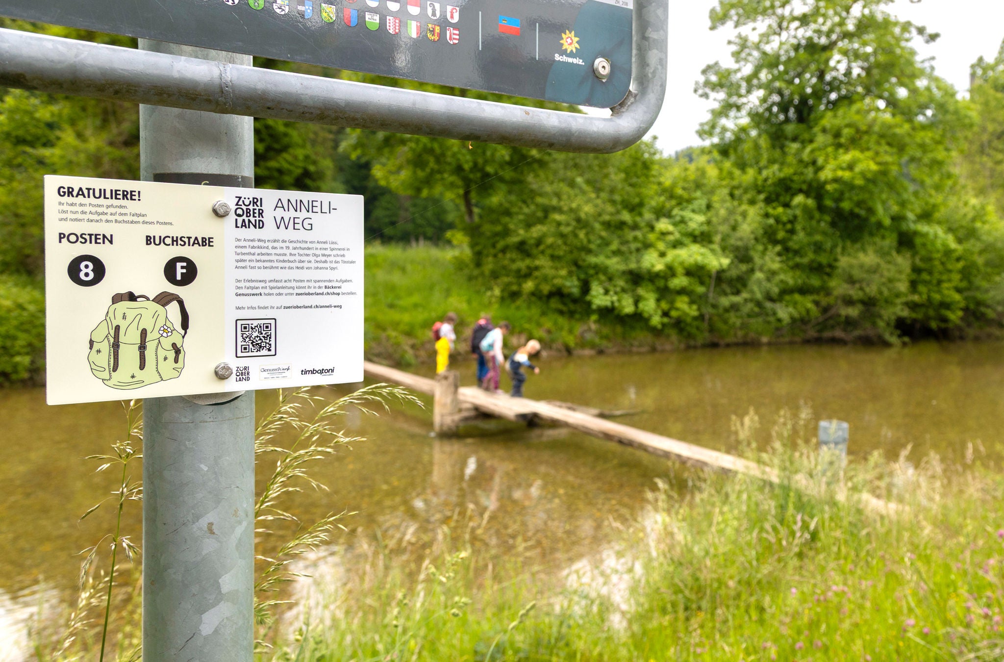 Beschilderung zum Anneli-Weg im Zürcher Oberland.