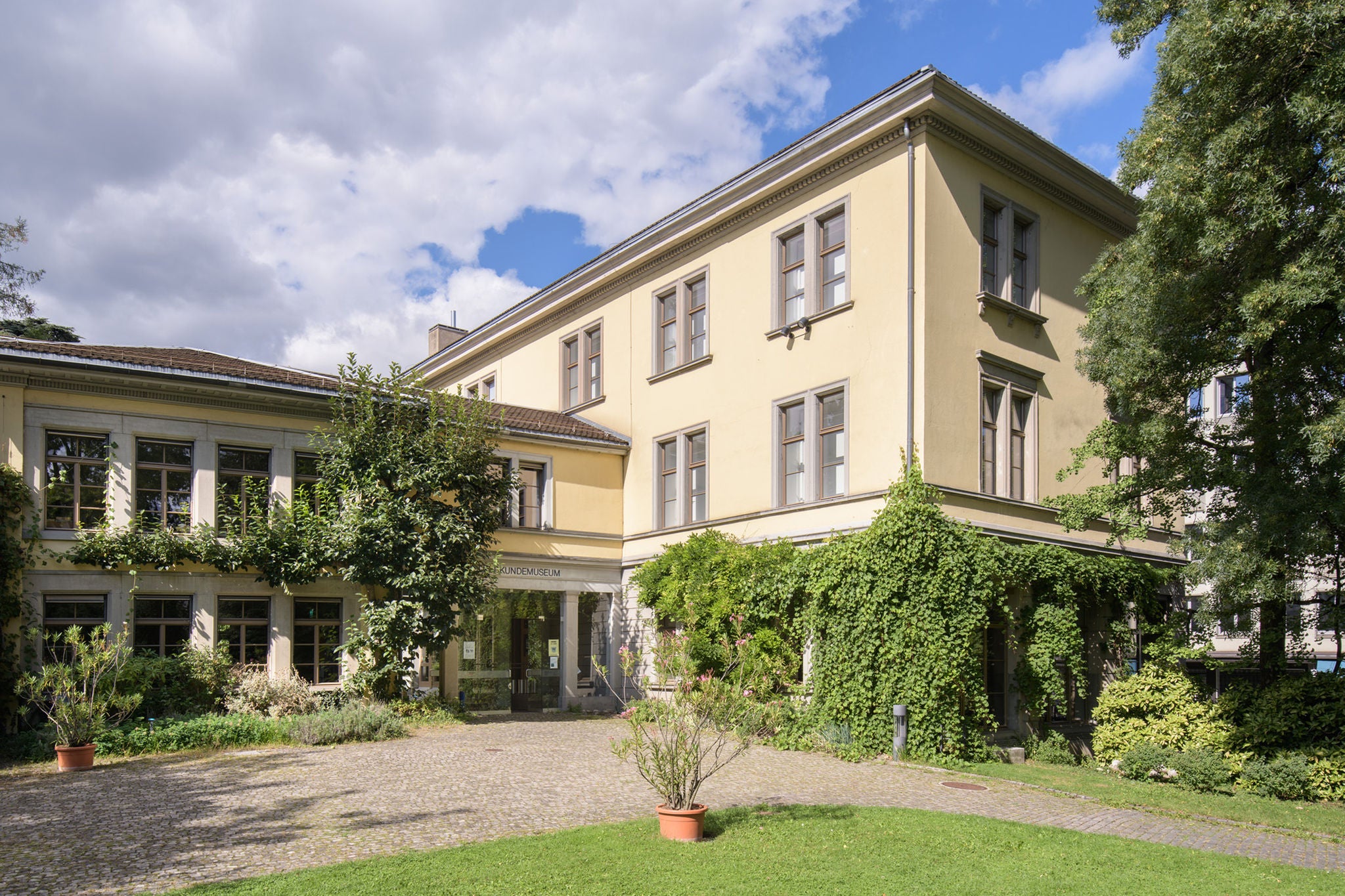 Das Völkerkundemuseum Zürich von aussen