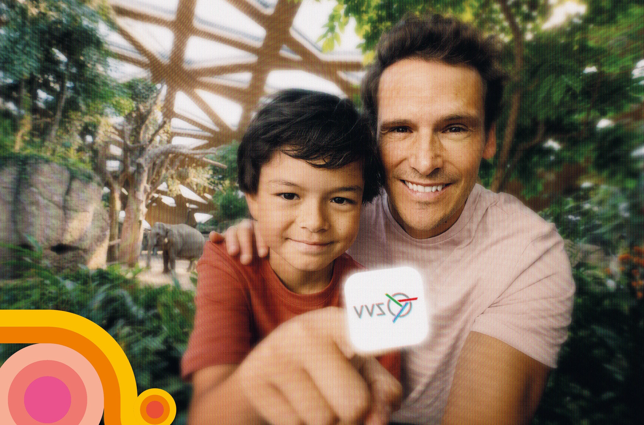 Ein Vater ist mit seinem Kind auf einem Tagesausflug im Zoo, mit dem 9-Uhr-Tagespass in der ZVV-App  
