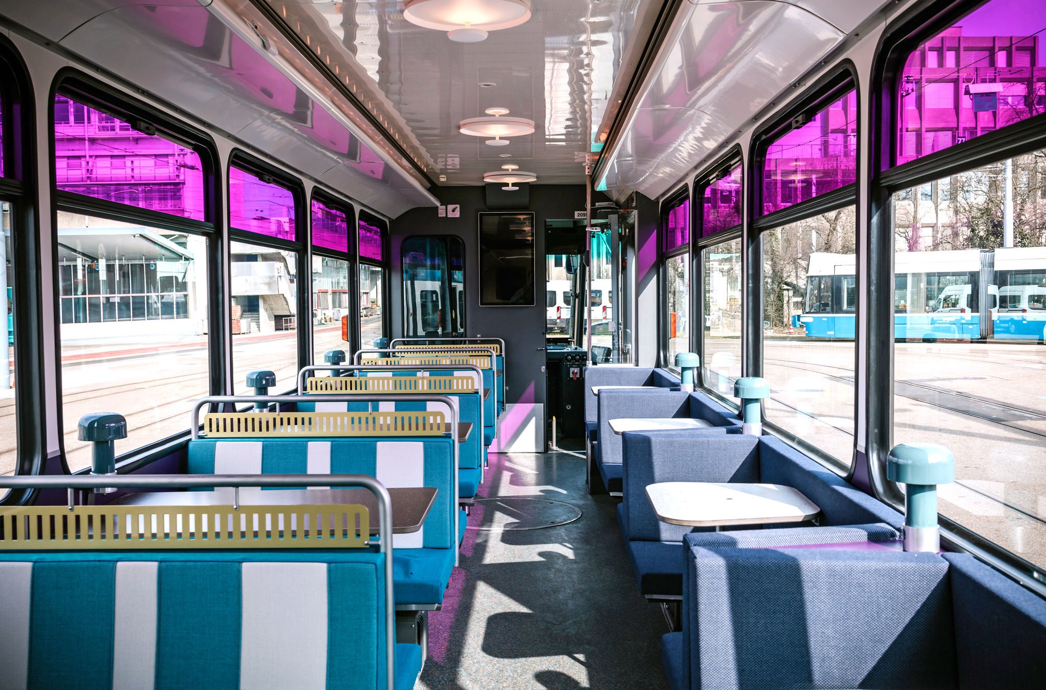 VBZ Event-Linie Gastro Tram von innen