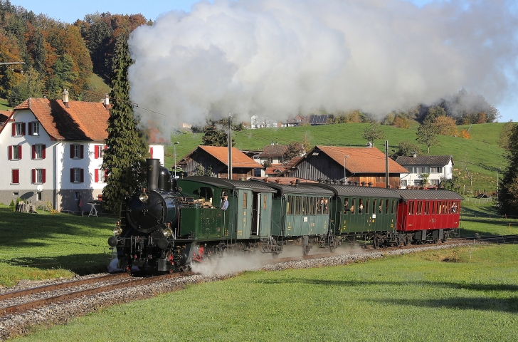 Dampflokomotive des Dampfbahn-Vereins Zürcher Oberland