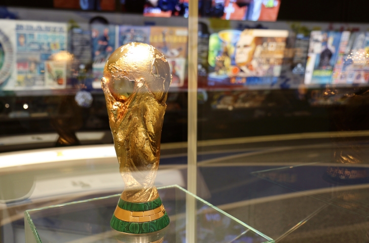 Pokal im FIFA World Football Museum in Zürich