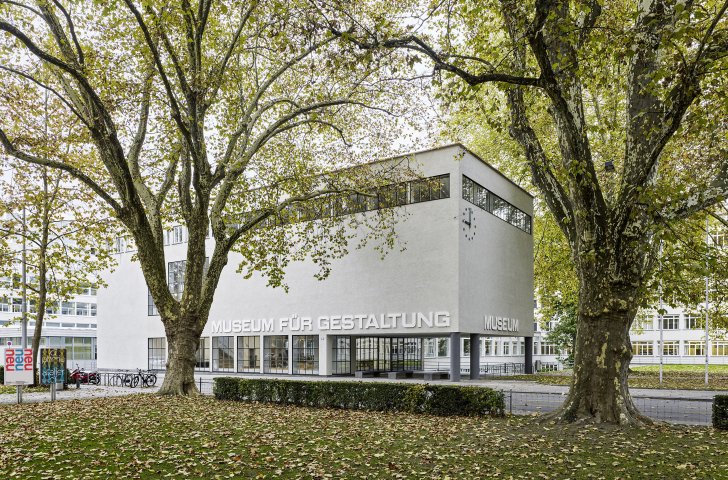Aussenansicht vom Museum für Gestaltung Zürich am Standort «Ausstellungsstrasse» 